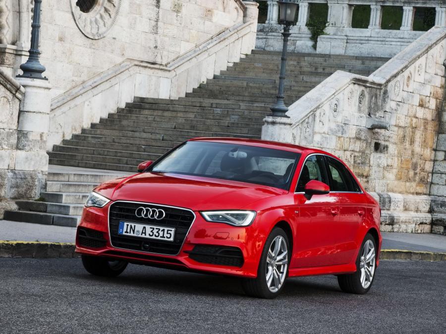  Audi A3 Sedan 1.8 T S-Line (8V) 2013 года  (WW) (фото 16 из 16)